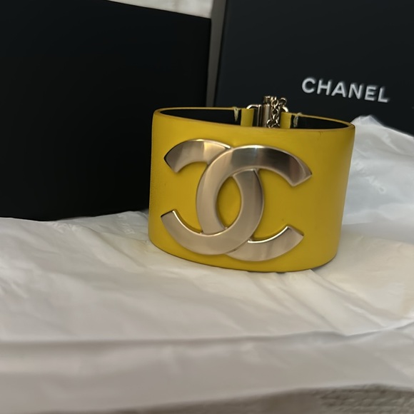 Chanel leather bracelet - Picture 1 of 6